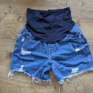 Maternity shorts